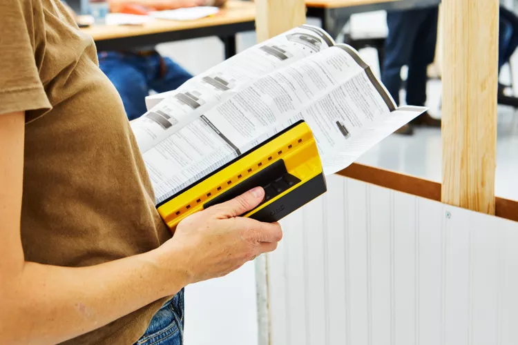 The Best Electronic Stud Finders for Lath and Plaster Walls